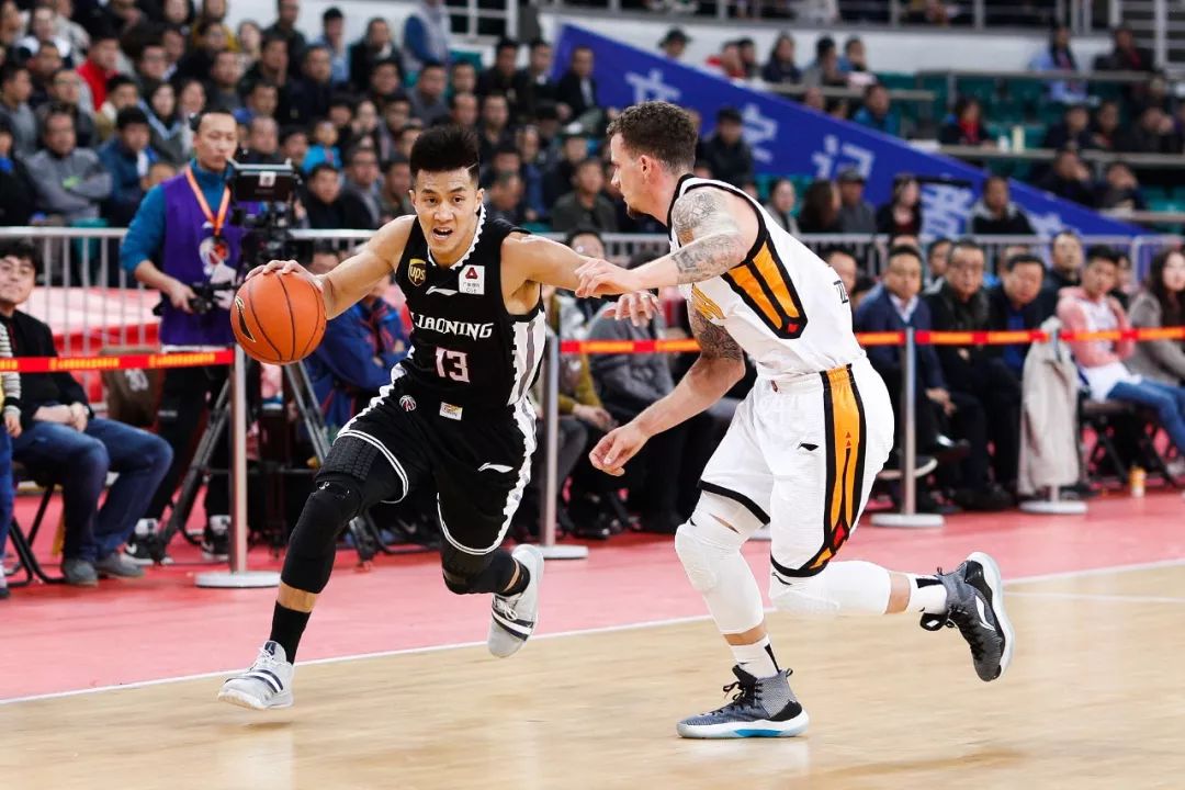 印第安纳步行者赛后复出首秀尼斯加时末段回应争议，巴黎圣日耳曼豪取连胜备战CBA常规赛都惊呆了的简单介绍